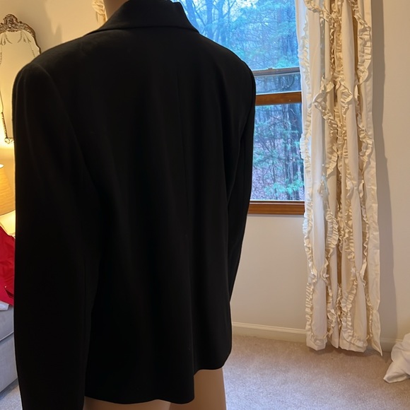 Lord and Taylor Vintage Military Style Women’s Jacket, 100% Wool - Picture 4 of 8